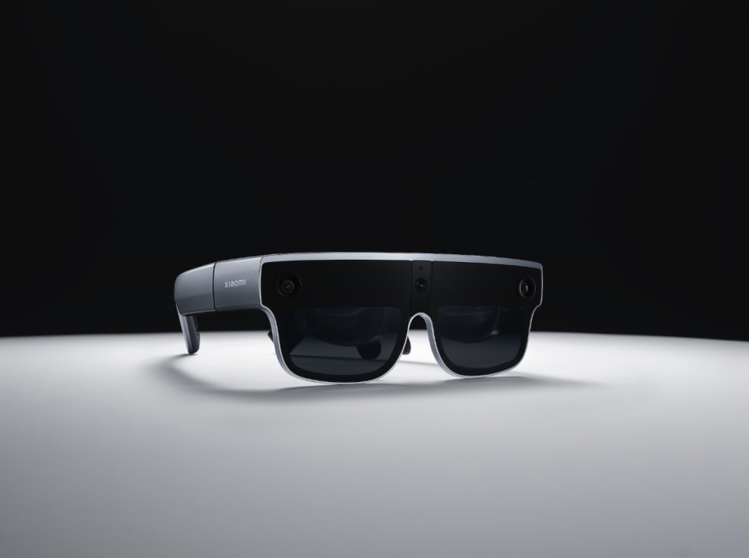 小米采用自由曲面光学模组，发布视网膜级无线AR眼镜探索版