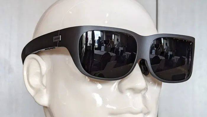 联想发布AR智能眼镜Legion Glasses，主打巨幕影音游戏娱乐